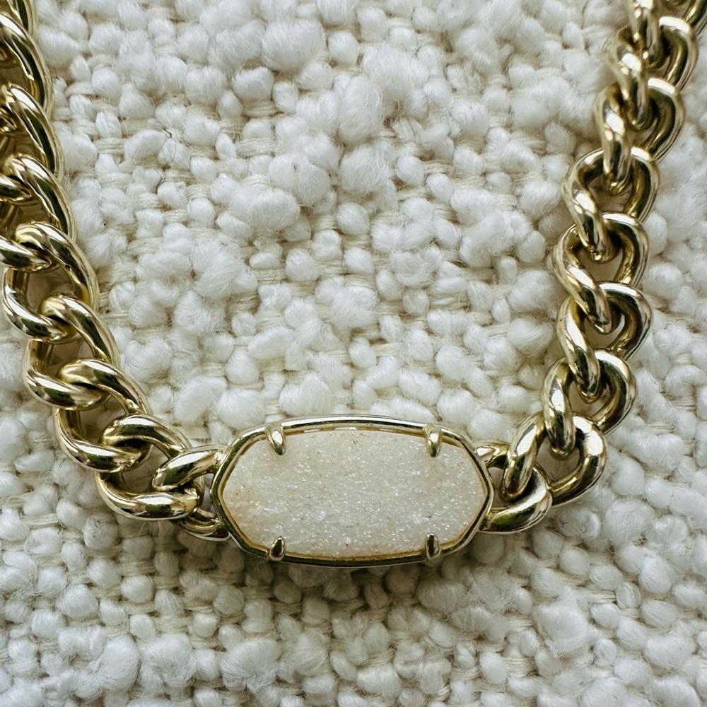 KENDRA SCOTT Elisa Gold Plated NECKLACE with MULTIFACETED Quartz Pendant. - Picture 4 of 7